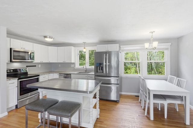 38 Peter Rd, North Reading, MA 01864
