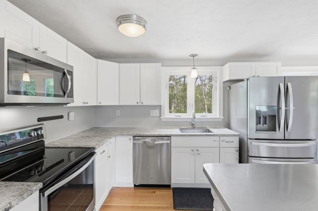 38 Peter Rd, North Reading, MA 01864
