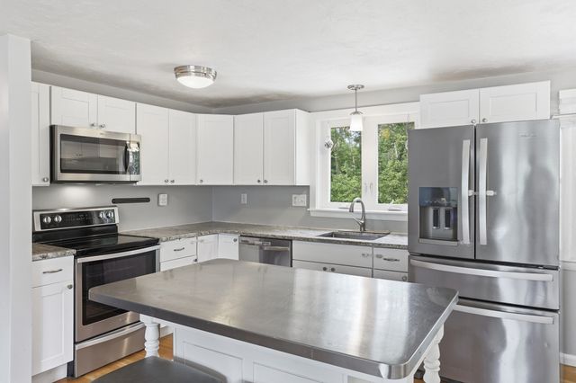 38 Peter Rd, North Reading, MA 01864
