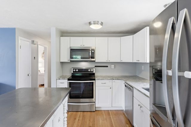 38 Peter Rd, North Reading, MA 01864