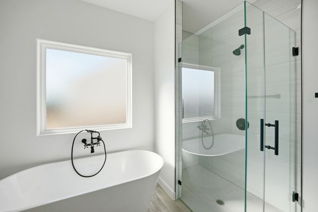 207 Deer Oaks Dr, Lakehills, TX 78063