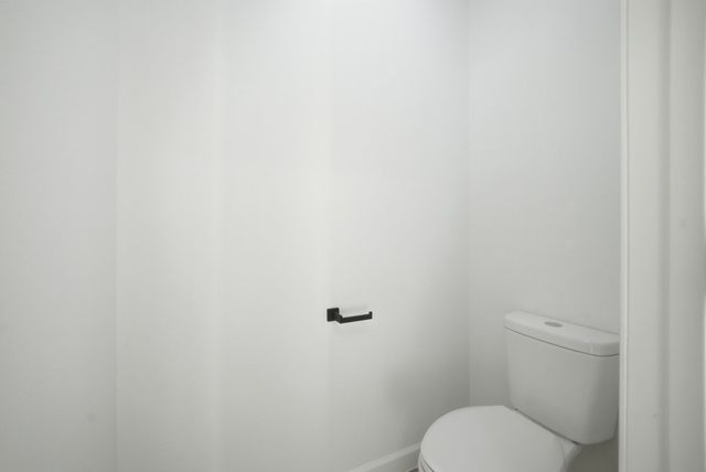 207 Deer Oaks Dr, Lakehills, TX 78063