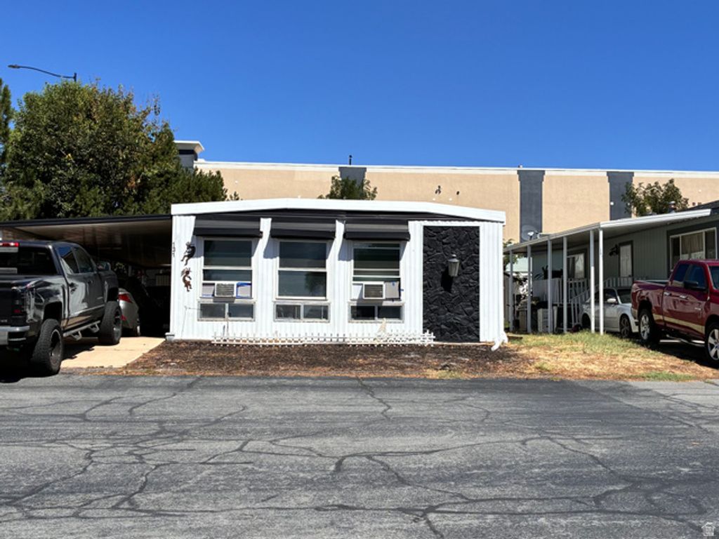2600 N HILL FIELD RD #131, Layton, UT 84041 — exterior