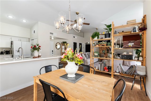 4821 Black Bear Road 202, Las Vegas, NV 89149