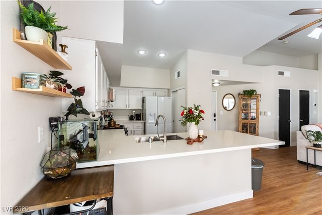 4821 Black Bear Road 202, Las Vegas, NV 89149