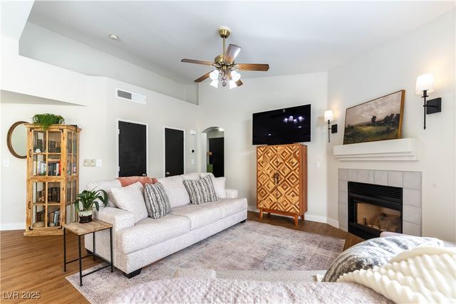 4821 Black Bear Road 202, Las Vegas, NV 89149