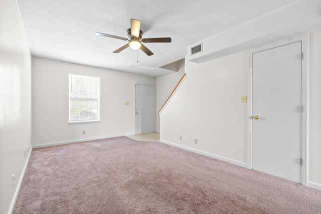 640 Needmore Rd Apt A, Clarksville, TN 37040