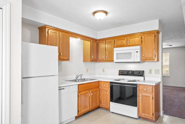 640 Needmore Rd Apt A, Clarksville, TN 37040