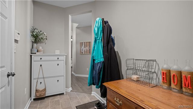 2282 Agassiz Drive, Hamburg, NY 14085