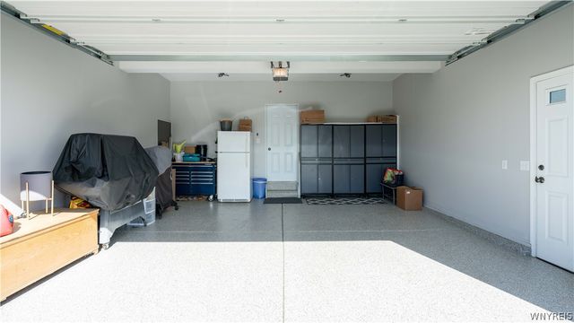 2282 Agassiz Drive, Hamburg, NY 14085