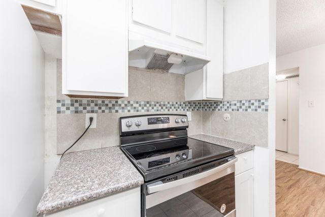 10047 Westpark Drive 14, Houston, TX 77042