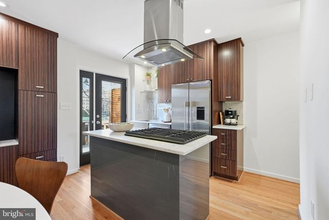 1130 COLONIAL AVE, Alexandria, VA 22314