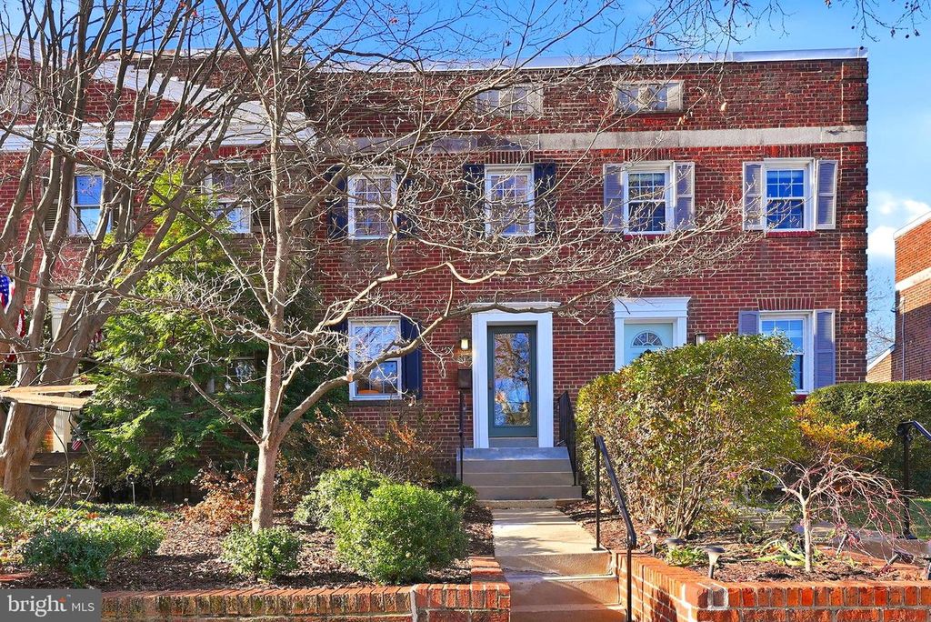1130 COLONIAL AVE, Alexandria, VA 22314