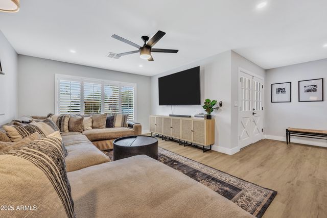 2011 E GARY Circle, Mesa, AZ 85213