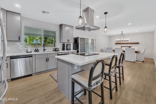 2011 E GARY Circle, Mesa, AZ 85213