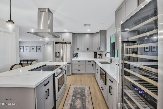 2011 E GARY Circle, Mesa, AZ 85213