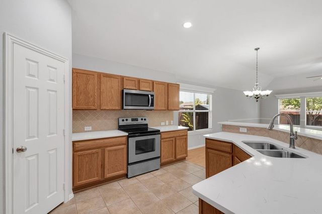 5612 Longhorn Drive, The Colony, TX 75056