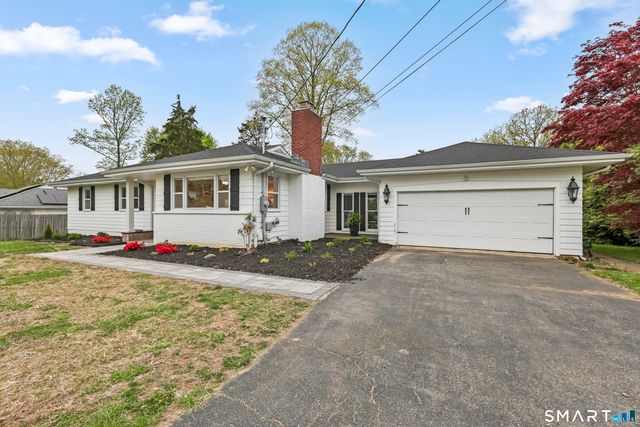 28 Kingston Road, Trumbull, CT 06611