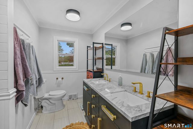 28 Kingston Road, Trumbull, CT 06611