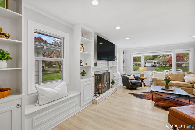 28 Kingston Road, Trumbull, CT 06611