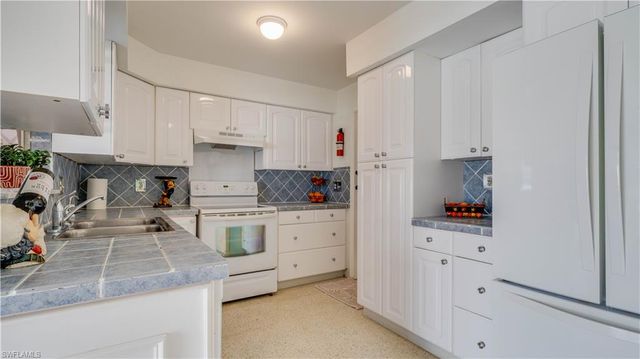 3520 SE 3rd PL, Cape Coral, FL 33904