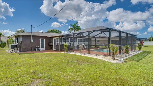 3520 SE 3rd PL, Cape Coral, FL 33904
