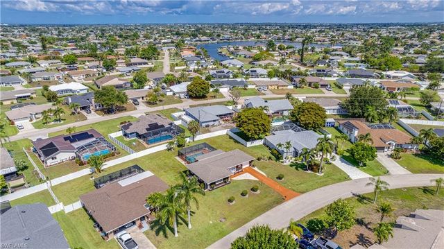3520 SE 3rd PL, Cape Coral, FL 33904