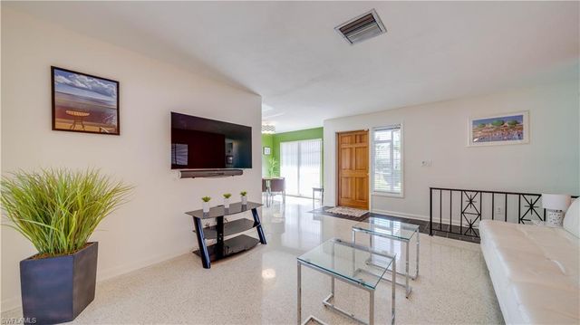 3520 SE 3rd PL, Cape Coral, FL 33904