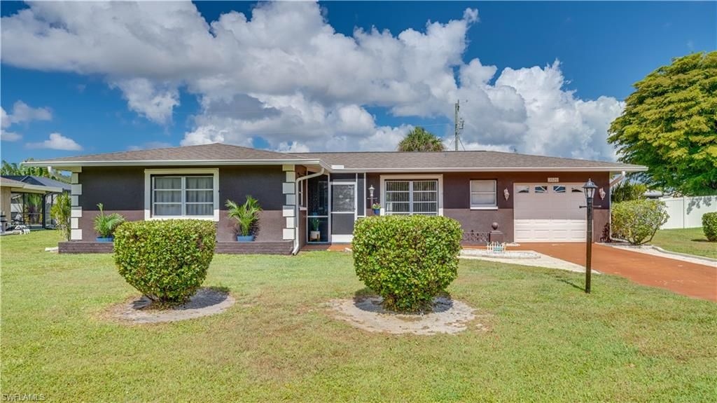 3520 SE 3rd PL, Cape Coral, FL 33904