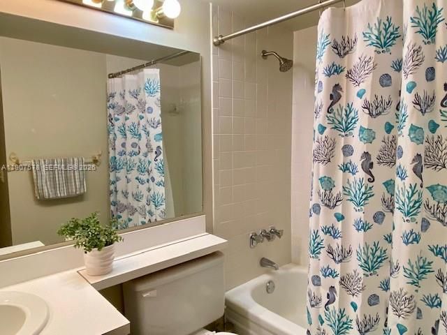 442 Pine Glen Lane D-2, Greenacres, FL 33463