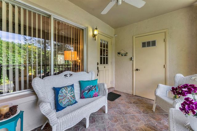 442 Pine Glen Lane D-2, Greenacres, FL 33463