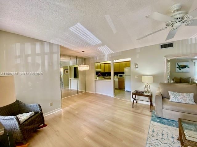 442 Pine Glen Lane D-2, Greenacres, FL 33463
