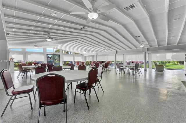 442 Pine Glen Lane D-2, Greenacres, FL 33463