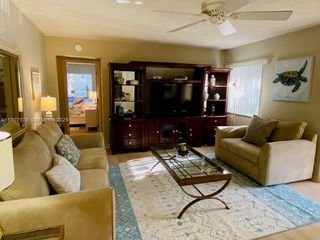 442 Pine Glen Lane D-2, Greenacres, FL 33463