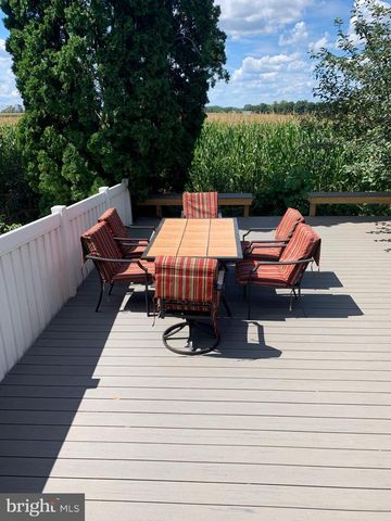 6547 HOLLOW DR, East Petersburg, PA 17520