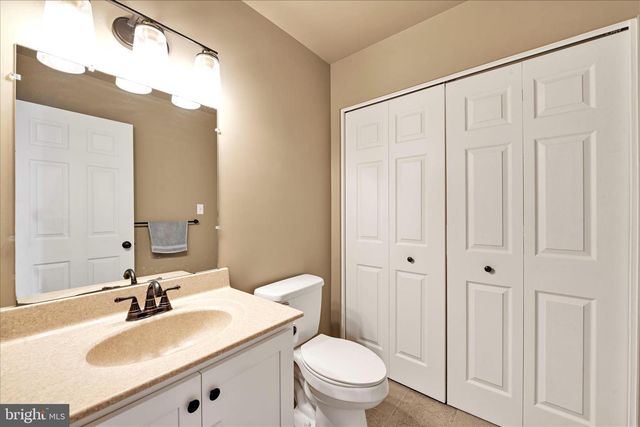 6547 HOLLOW DR, East Petersburg, PA 17520