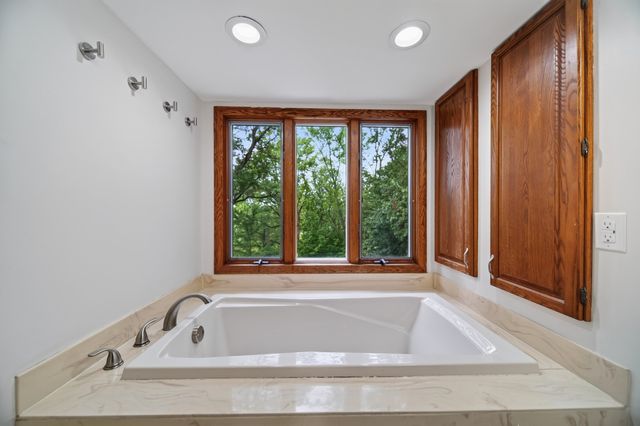 234 E LAKEVIEW Boulevard, Erie, PA 16504