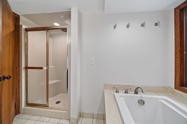 234 E LAKEVIEW Boulevard, Erie, PA 16504