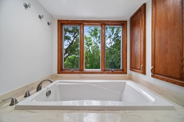 234 E LAKEVIEW Boulevard, Erie, PA 16504