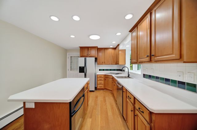 234 E LAKEVIEW Boulevard, Erie, PA 16504