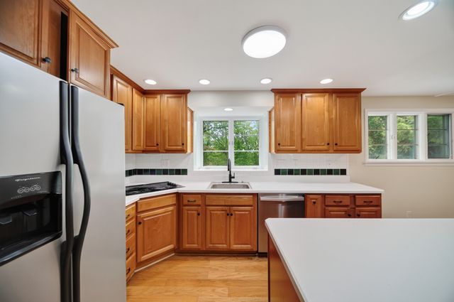 234 E LAKEVIEW Boulevard, Erie, PA 16504