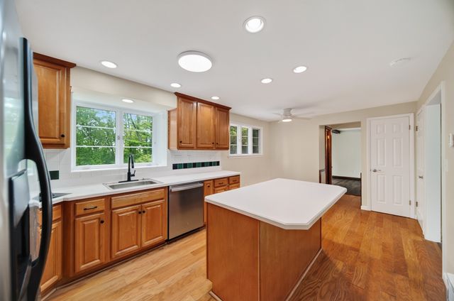 234 E LAKEVIEW Boulevard, Erie, PA 16504