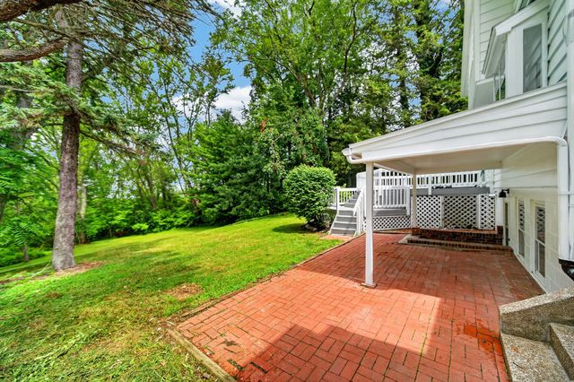 234 E LAKEVIEW Boulevard, Erie, PA 16504
