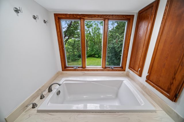 234 E LAKEVIEW Boulevard, Erie, PA 16504
