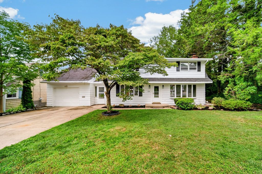 234 E LAKEVIEW Boulevard, Erie, PA 16504