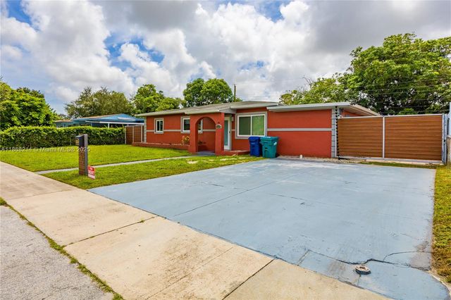 3230 NW 171st Ter House, Miami Gardens, FL 33056