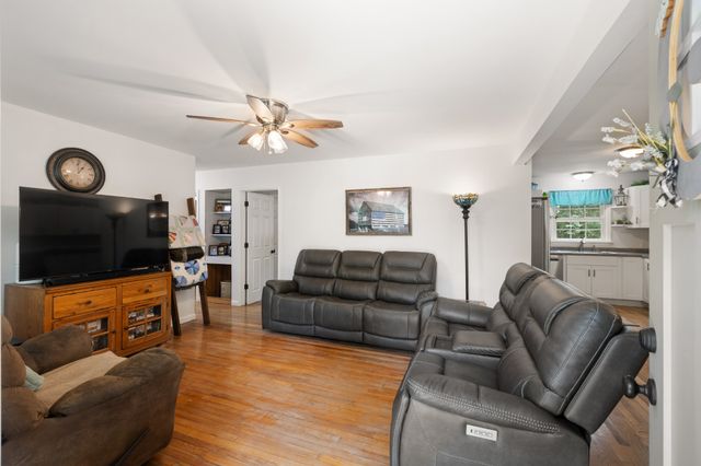 269 Pleasant Ridge Rd, Goodspring, TN 38460
