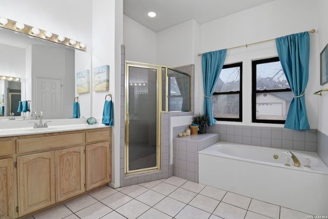 1318 Summit Creek, San Antonio, TX 78258