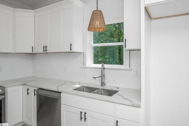 305 Valley Street, Greenville, SC 29611