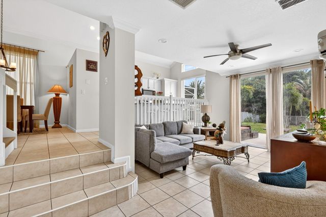 1572 Briar Oak Drive, Royal Palm Beach, FL 33411